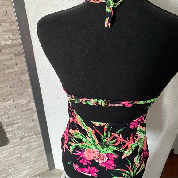 AMBRIELLA SWIMWEAR TROPICAL COLOR TANKINI TOP SIZE SMALL - Picture 2 of 6